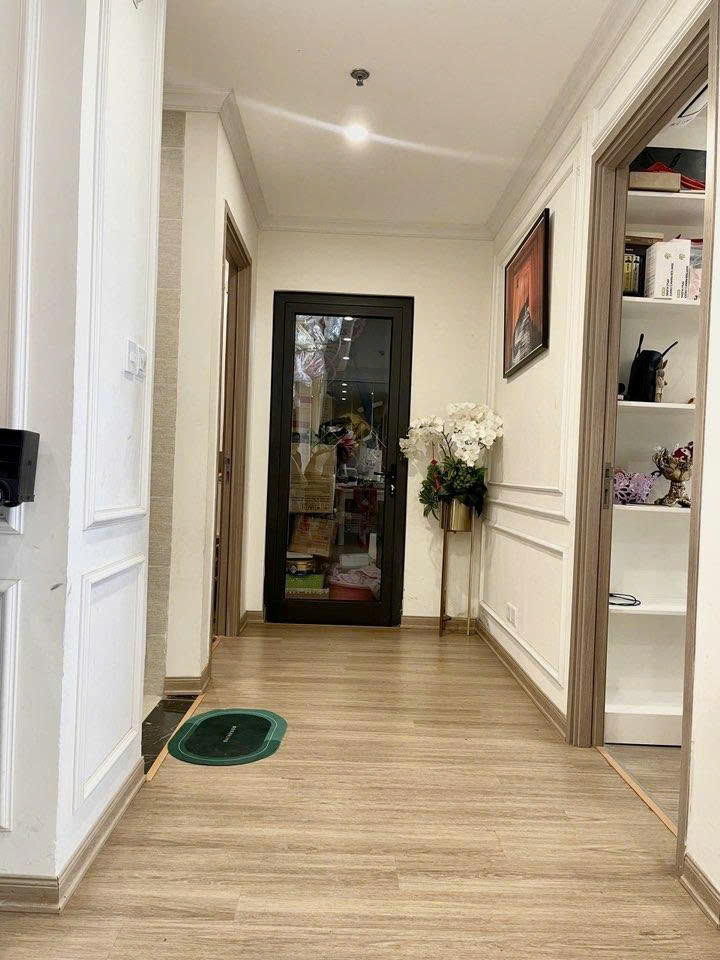 S202 Vinhomes – Căn hộ 2 ngủ tầng cao – Nội thất đủ – View đẹp – Giá tốt
