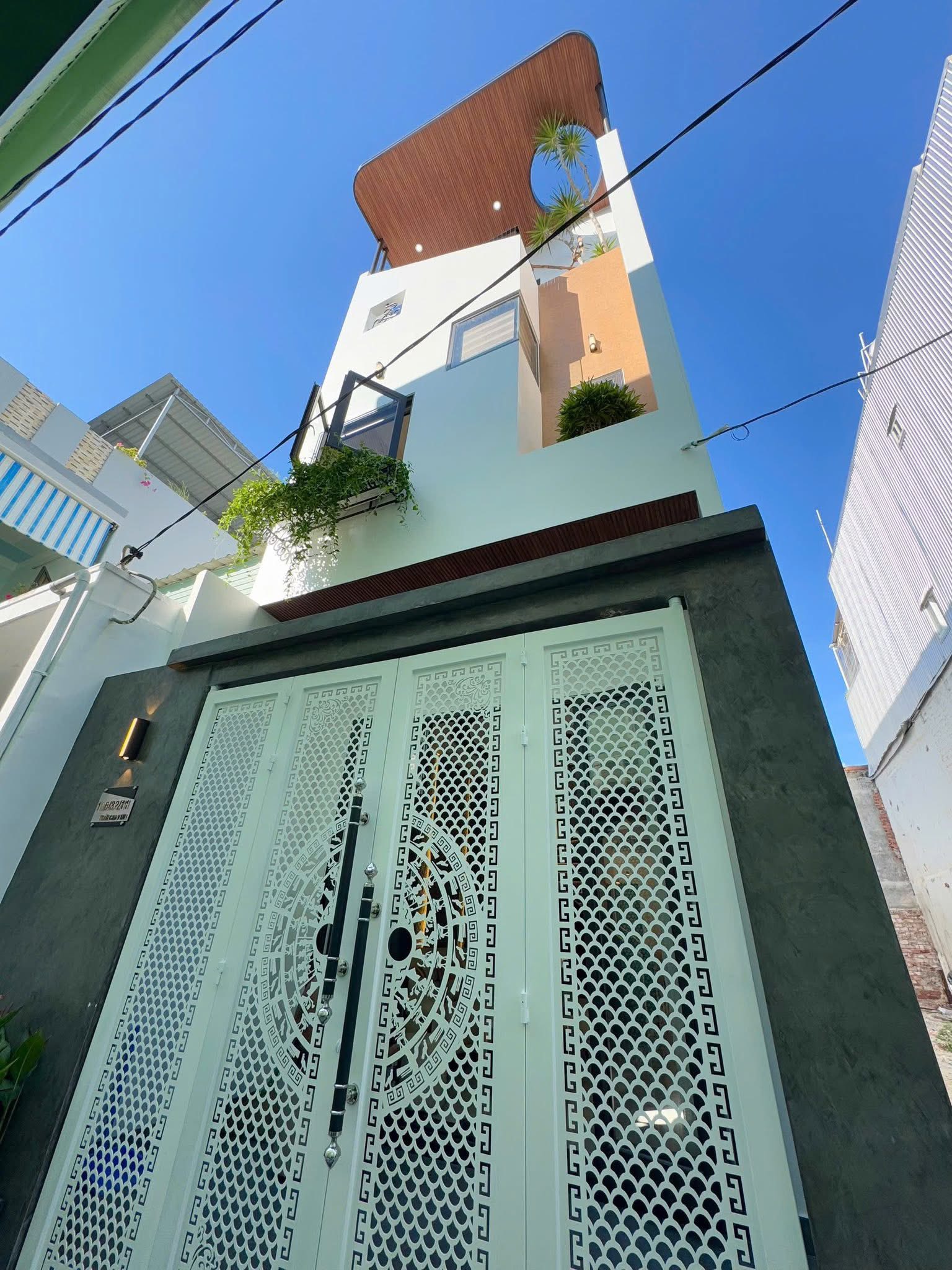 Siêu phẩm MT Võ Văn Môn, SHR, chính chủ bán nhà, giá 2 tỷ 600tr/70m2, TP Tân An