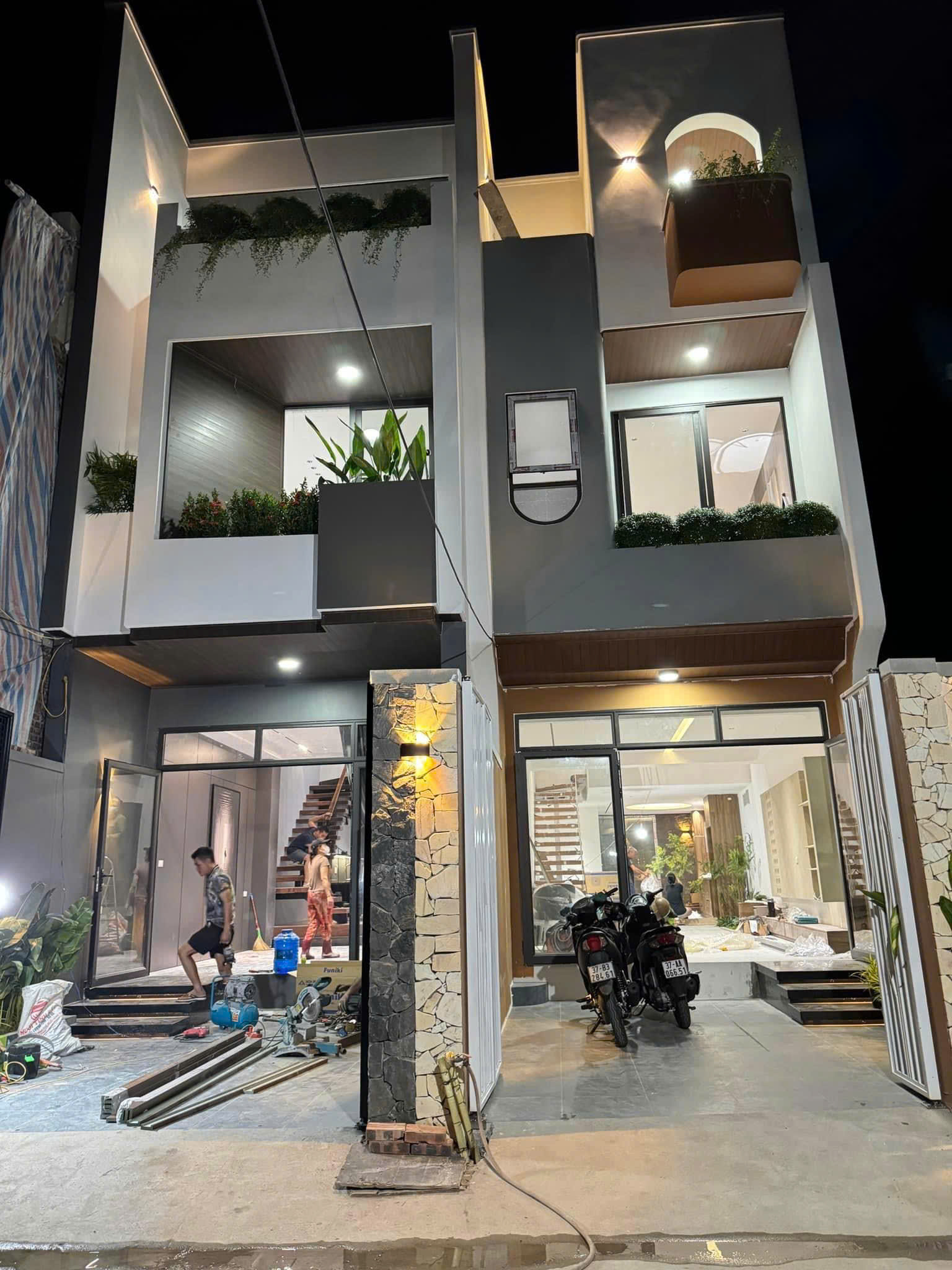 SIÊU HOT NHÀ CHÍNH CHỦ MỚI XÂY - ĐÃ HOÀN CÔNG - GIÁ CHỈ 2 TỶ 260