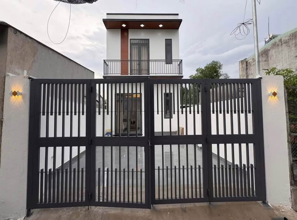 CHỦ KẸT TIỀN – BÁN GẤP NHÀ 1 TRỆT 1 TẦNG LONG AN - 100m - GIÁ CHỈ 2 TỶ!