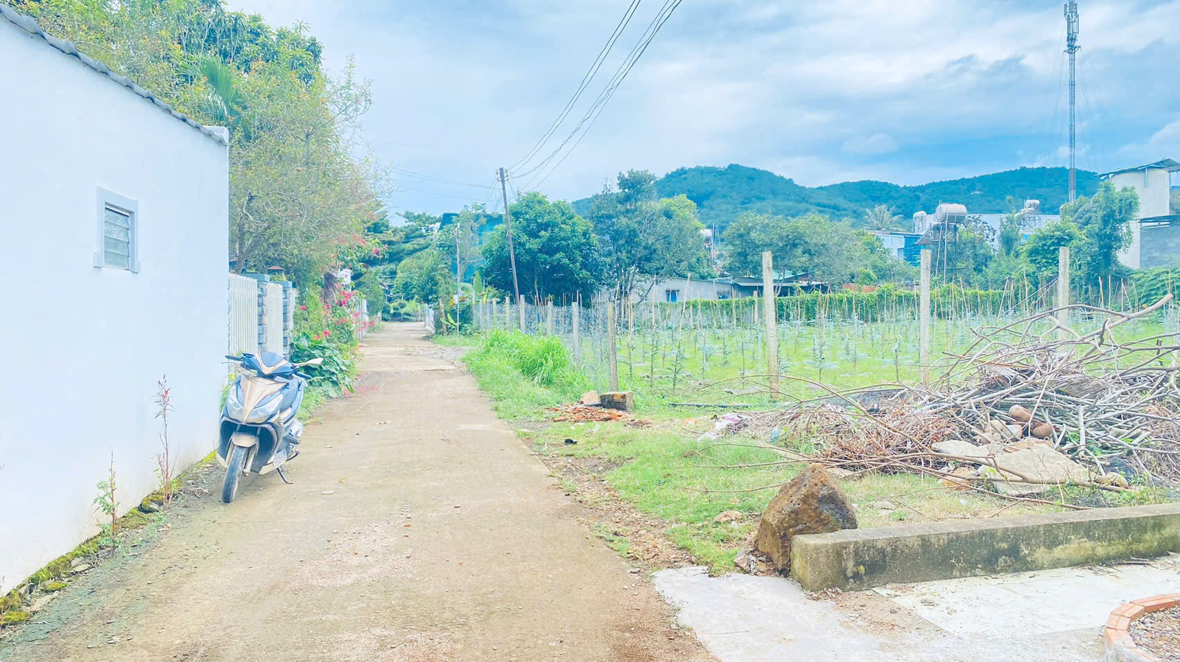 Gần 1,2 sào đất đẹp, hẻm ql20, đức trọng, lâm đồng, gần bv tam bao