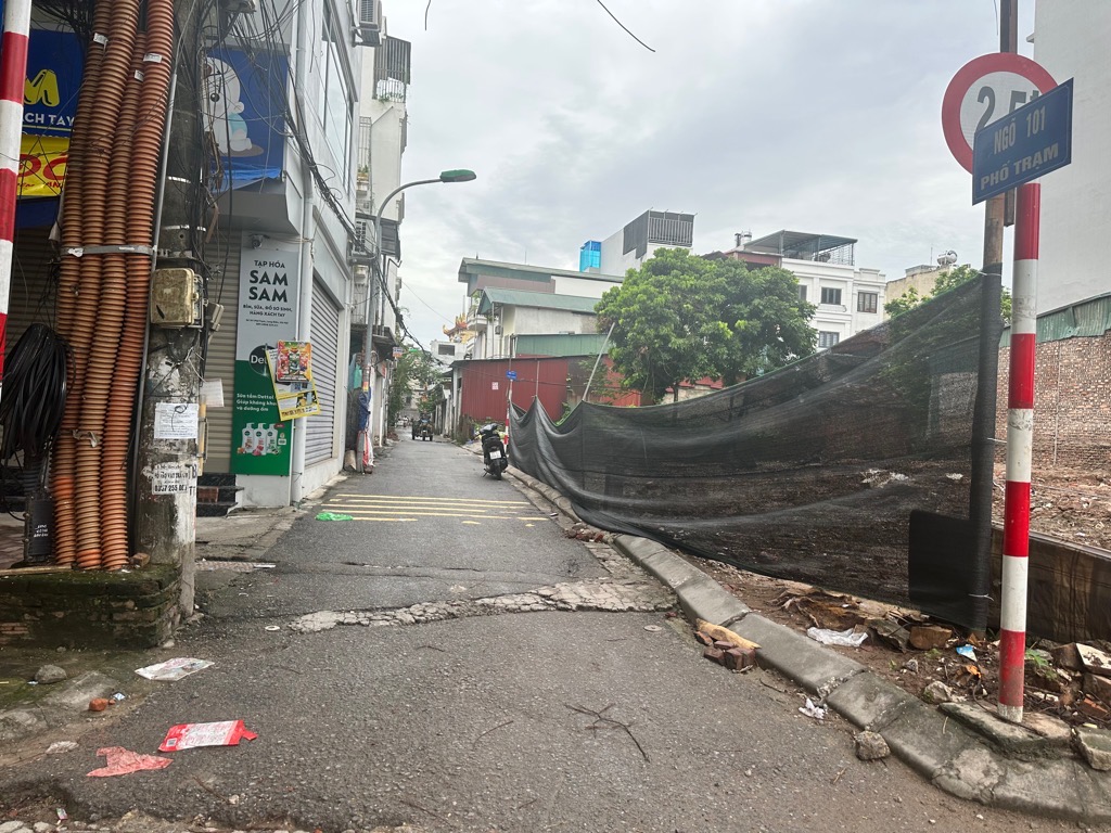 Bán đất phố trạm 60M ô tô tránh vào ra long biên