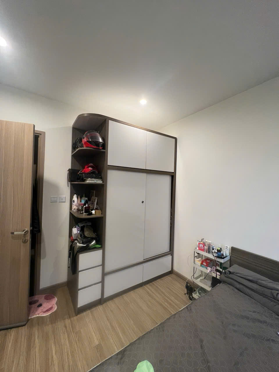 Căn hộ 43m² đã cải tạo thành 2 phòng ngủ, thiết kế thông minh, phù hợp gd trẻ
