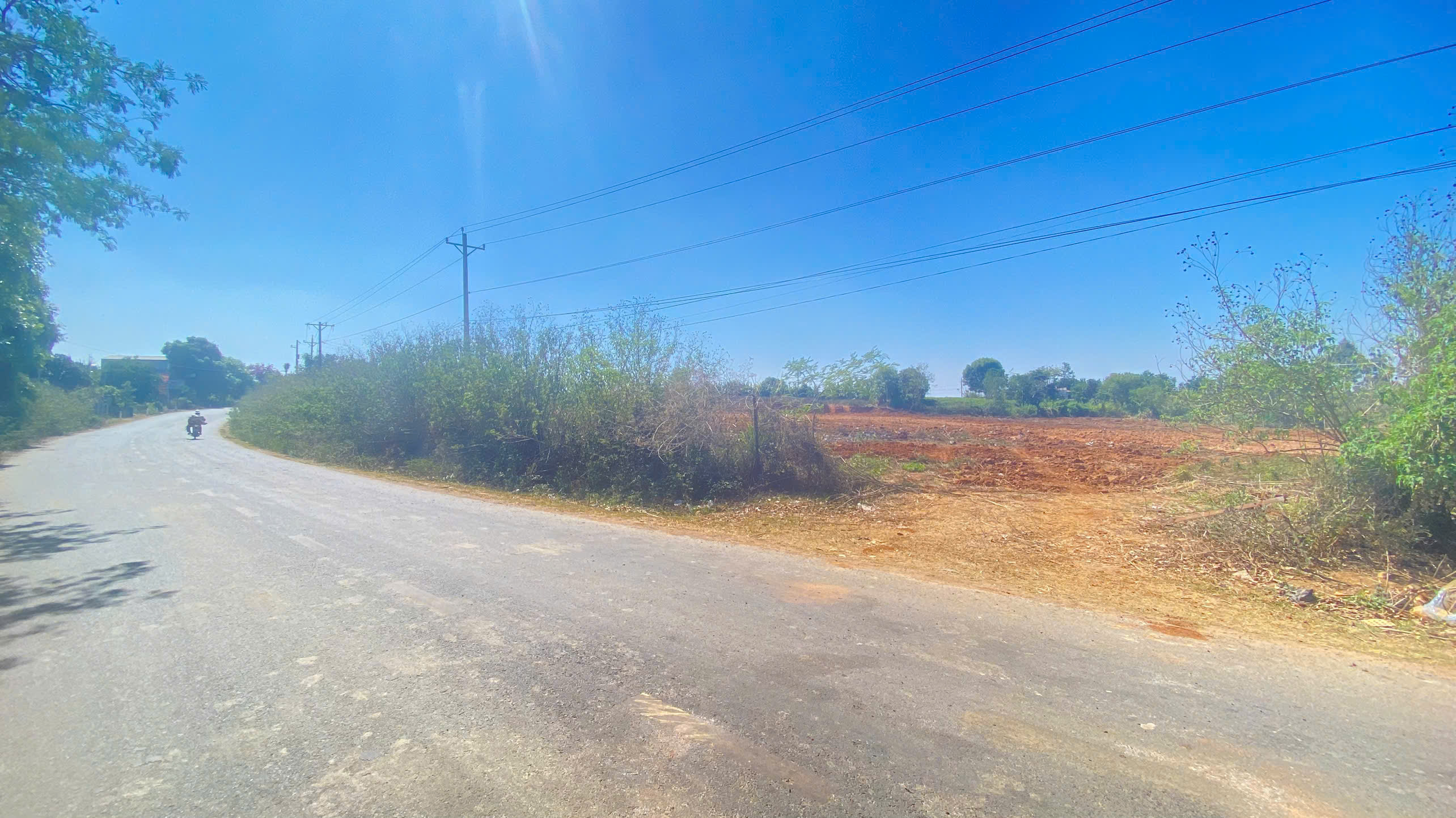 1ha mặt tiền nhựa chính vào thác Pongour, phú hội cũ, đức trọng, lâm đồng