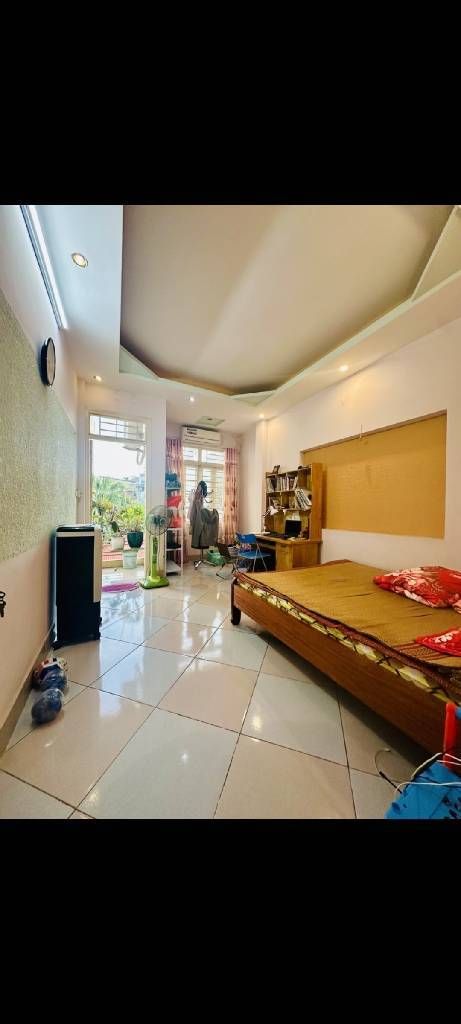 Gốc đề minh khai bán 60M tặng nhà gần phố hoàng mai