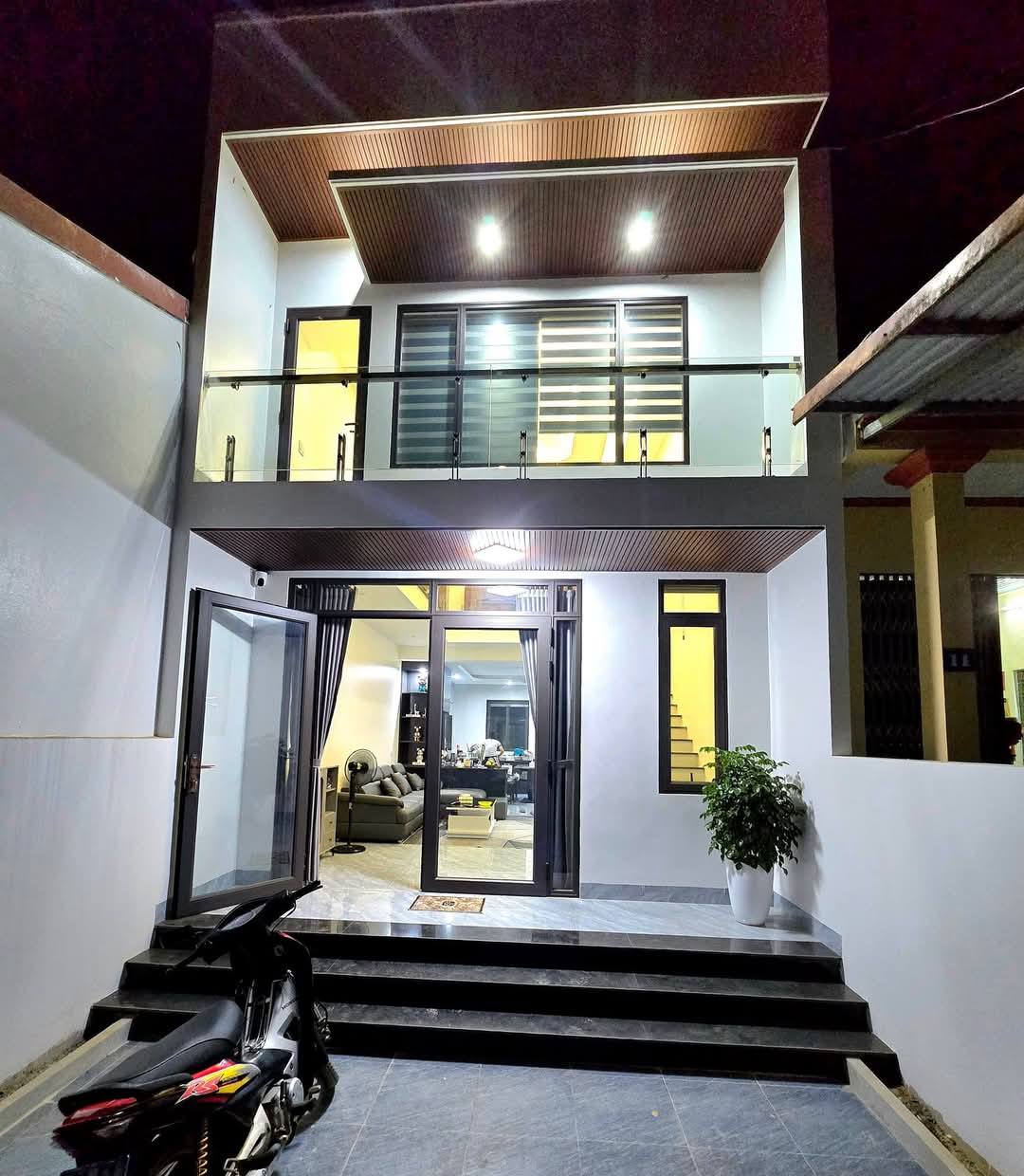 SIÊU HOT NHÀ CHÍNH CHỦ GẦN CHỢ BÌNH CHÁNH 1 TRỆT 1 LẦU SHR CHỈ 2.3 TỶ