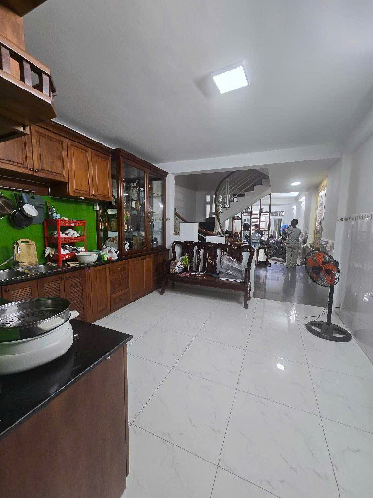 Bán nhà 5 tầng ngay chợ Tân Mỹ; DTSD 300m2; thu nhập 360tr/năm; pháp lý chuẩn