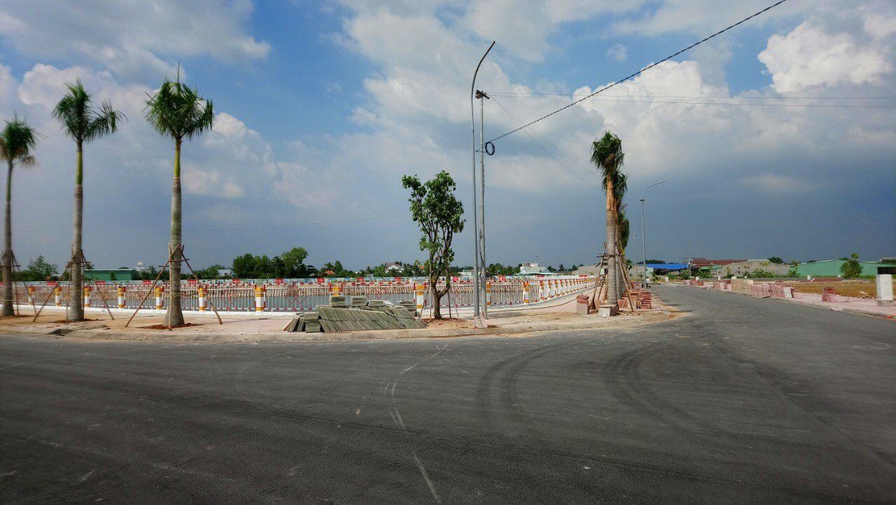 CHÚ BA KẸT TIỀN NGÂN HÀNG BÁN GẤP LÔ ĐẤT CẬP SÁT QUỐC LỘ 1A