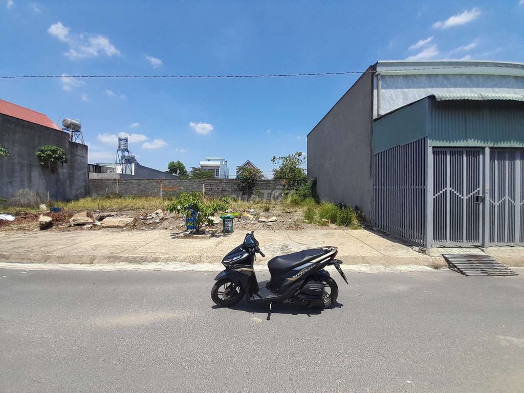 Bán gấp nền biệt thự 171m2 thổ cư, vuông vức, đi cổng chính sân bay Long Thành