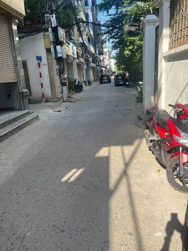 Bán 88M tặng nhà ô tô tránh kinh doanh đường hoàng mai