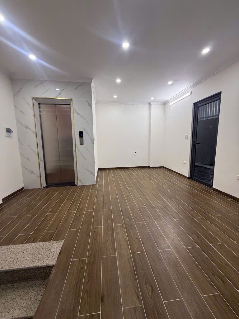 TRUNG TÂM BA ĐÌNH – LÔ GÓC – THANG MÁY – GIÁ CHỈ 9,9 TỶ!