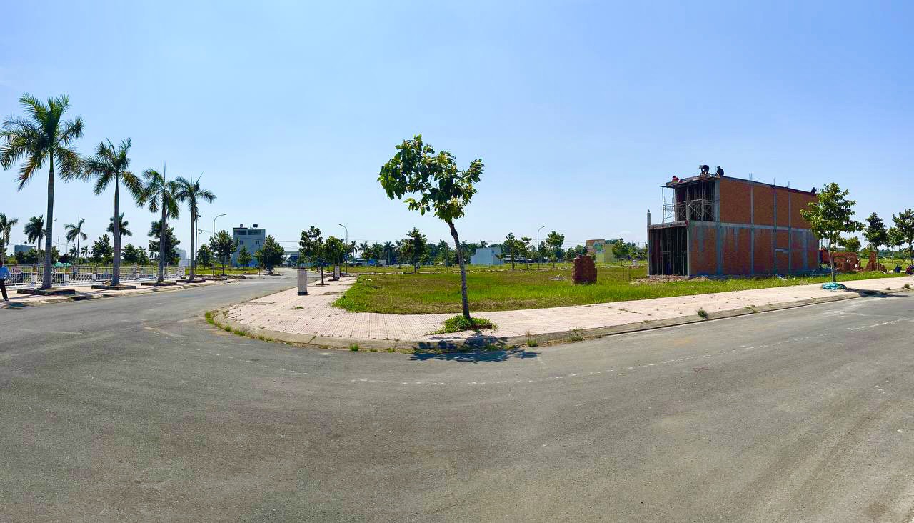 *ĐẤT THỔ CƯ 100% - VỊ TRÍ TRUNG TÂM – MẶT TIỀN*