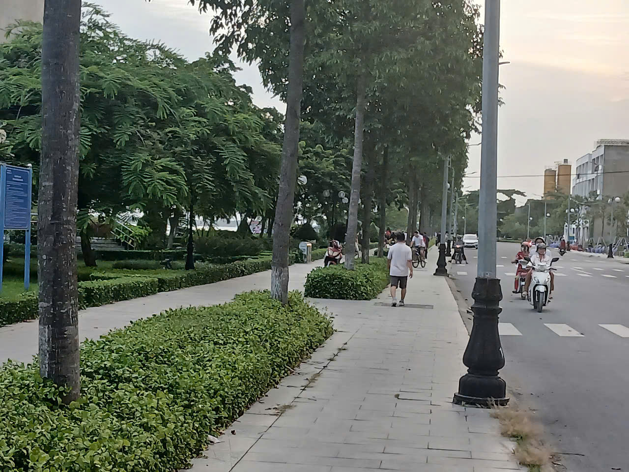 Bán ngôi nhà đẹp mới đẹp lung linh, hẻm xe hơi tránh nhau. P6. TP mỹ Tho.  ( P.