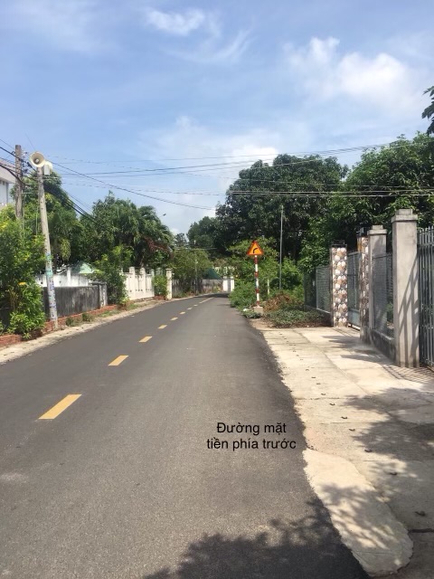 Bán 236 m đất hai mặt tiền đường nhựa, có 150 m thổ cư