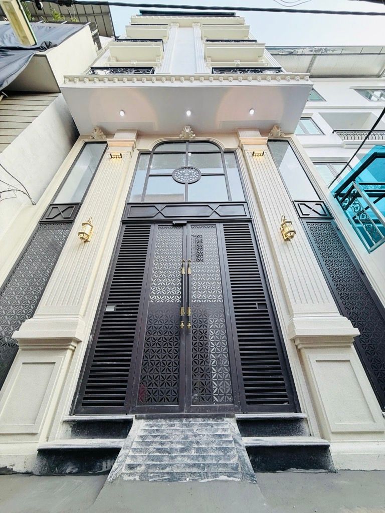 Bán nhà dòng tiền yên duyên 7 tầng thang máy long lanh VF3 thông 50M ra phố hoàn