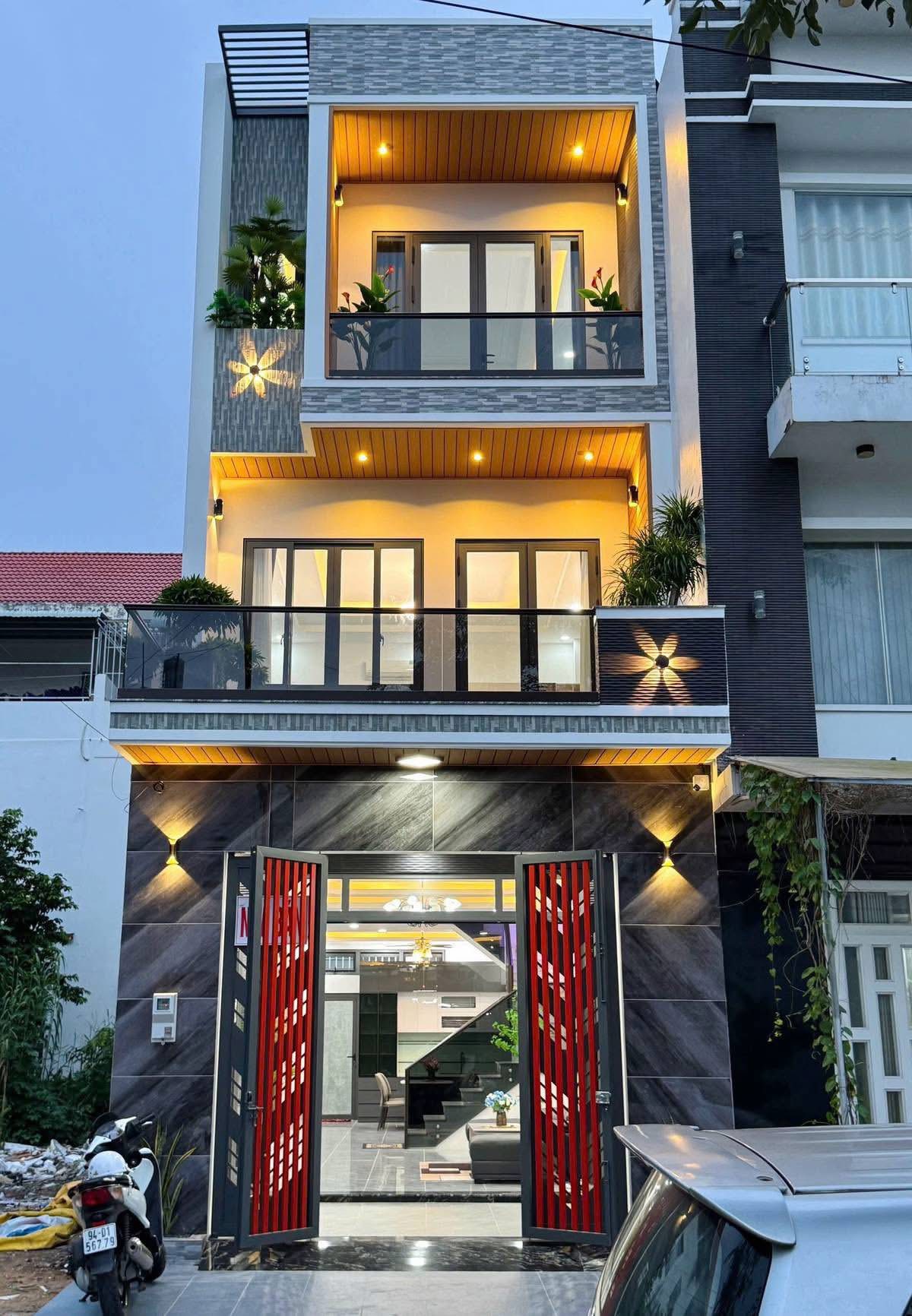 Nhà mới MT Nguyễn Kim Công, chính chủ bán nhanh TP Tân An, giá 2 tỷ 600tr/72m2