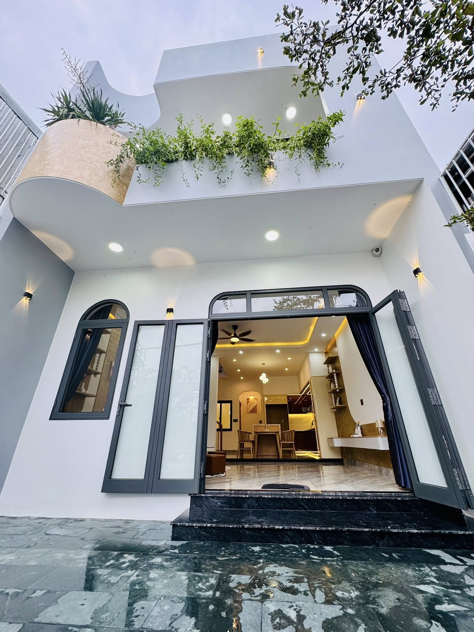 NHÀ 1 TRỆT 1 LẦU 103M², VỊ TRÍ ĐẸP, FULL NỘI THẤT, KINH DOANH, 2.3 TỶ.