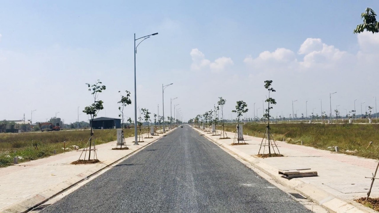 Cần bán gấp lô đất 120m2 giá 1,8 tỷ, mặt tiền đường 60m Hương lộ 2 