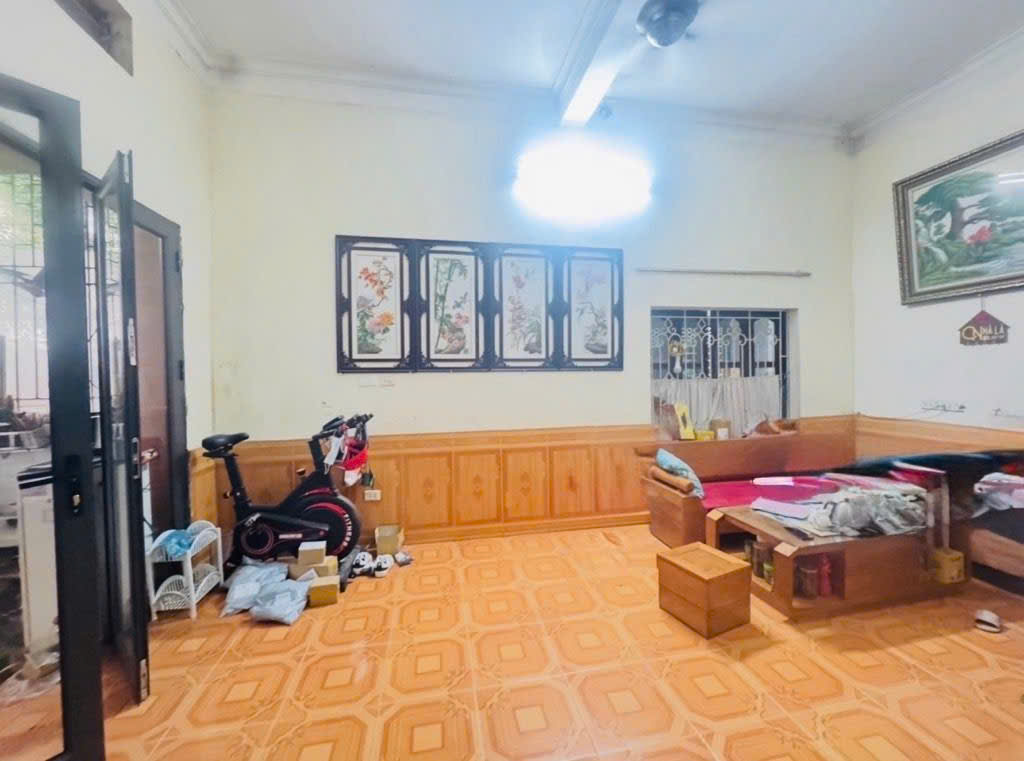 Bán 104M lĩnh nam tặng nhà lô góc ô tô tránh vào nhà kinh doanh hoàng mai