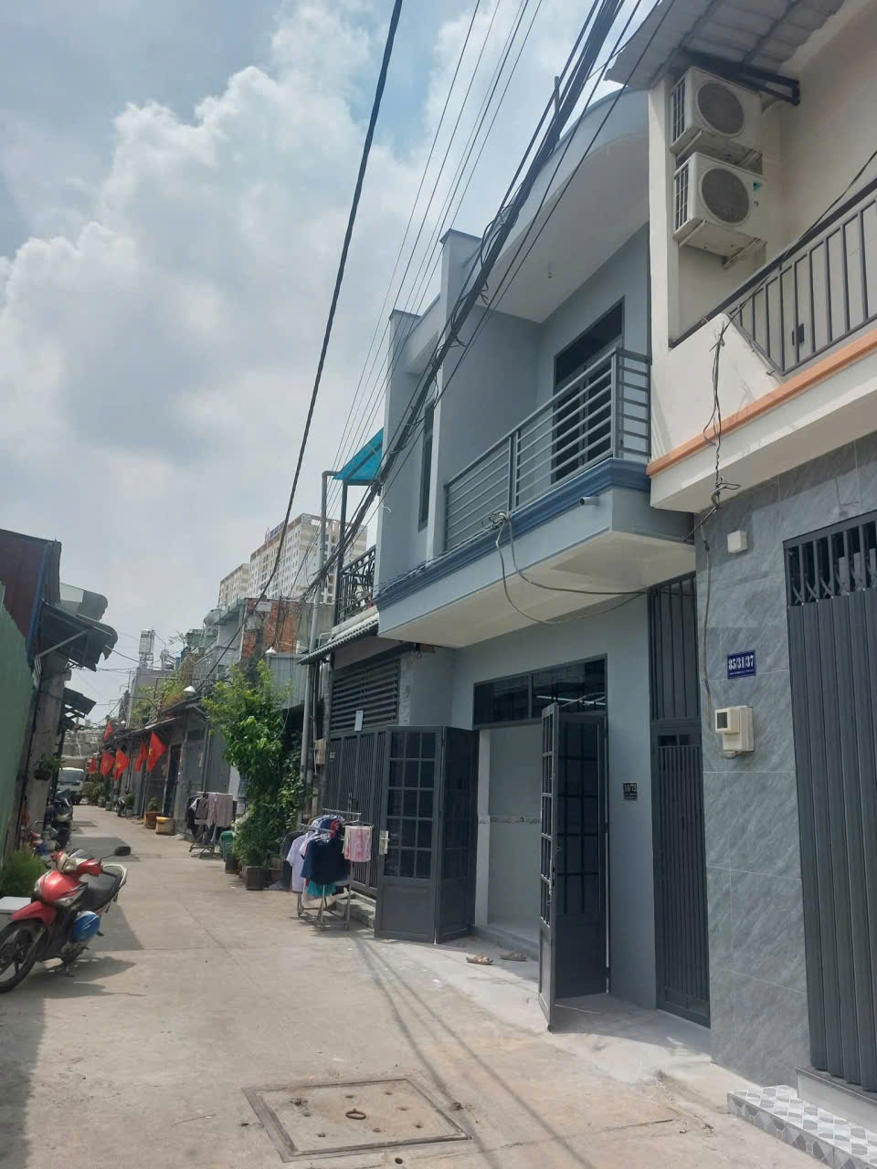 Nhà mới 1 lầu dt khủng 80m2  5,3mx15m gần bệnh viện quận 12