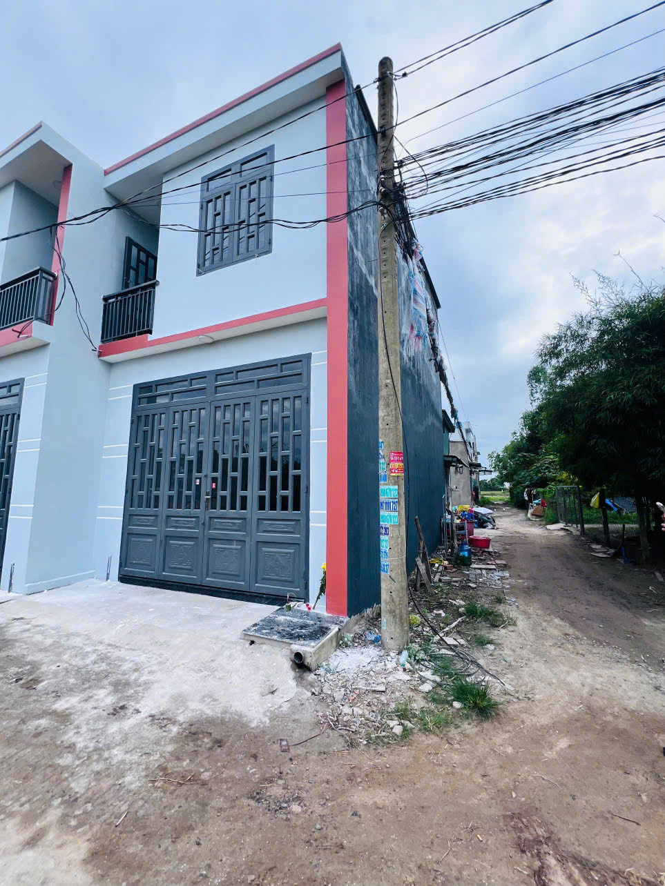 Nhà mặt tiền đường lớn 4m chủ bán ngộp 4x10 515tr gần Vinhomes Hóc Môn