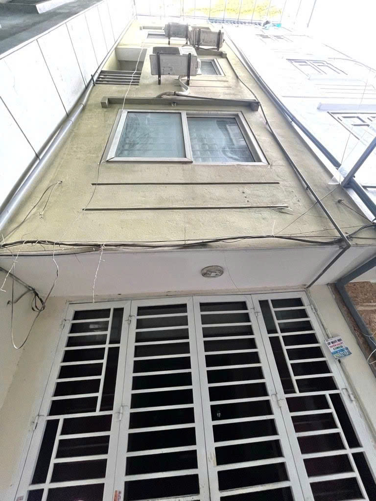 Bán nhà giáp nhị 5 tầng long lanh dân xây VF3 thông hoàng mai