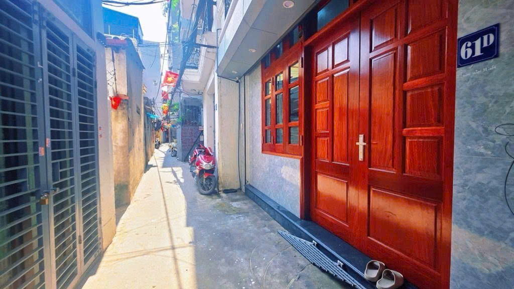 Bán nhà tam trinh cầu mai động 5 tầng long lanh dân xây lô góc hai bà trưung