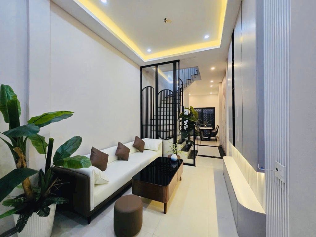 Bán nhà bùi ngọc dương 4 tầng long lanh 2 mặt ngõ ô tô 5 tạ đỗ cửa hai bà trưng