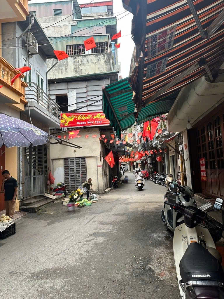 Kim ngưu bán 46M tặng nhà lô góc ô tô tải tránh kinh doanh hai bà trưng