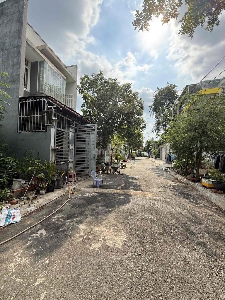 NHÀ  ĐẸP – GIÁ TỐT  – CHÍNH CHỦ CẦN BÁN GẤP NHÀ Tại Xã Xuân Thới Sơn, Huyện Hóc