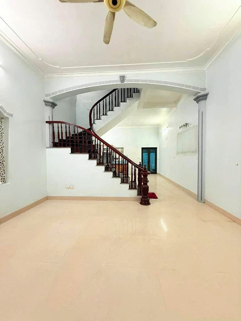 Đàm quang trung bán 78M tặng nhà dân xây ô tô thông long biên