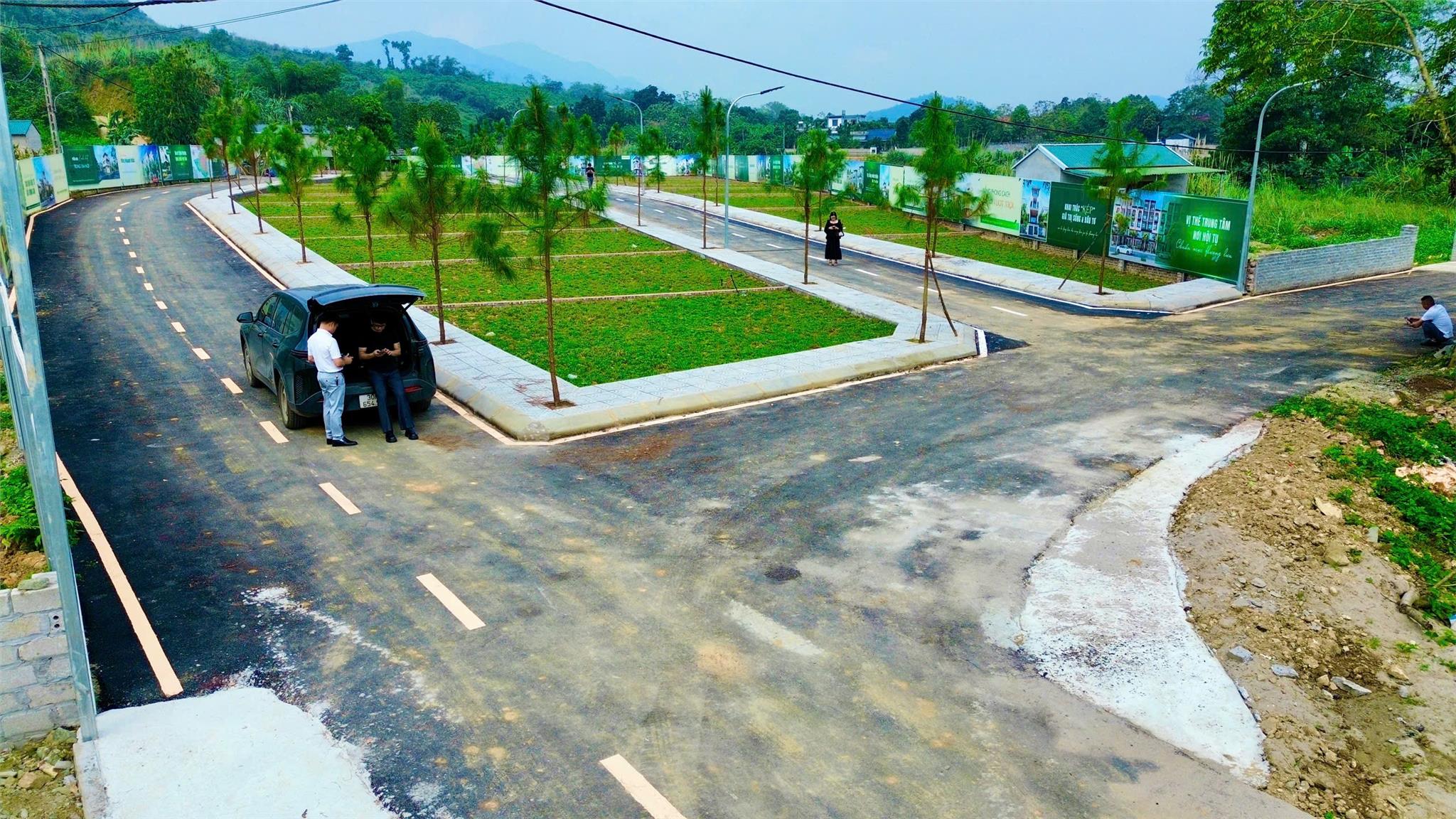 Tôi cần bán mảnh đất đẹp 100m2, mặt tiền 5,97m, đường rộng 15m tại Phú Cát, Hà