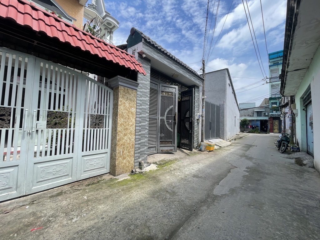 Bán nhanh nhà xưởng Nguyễn Văn Qúa q12[   7.5 x29 ] giá 8,6 tỷ hem xe tải