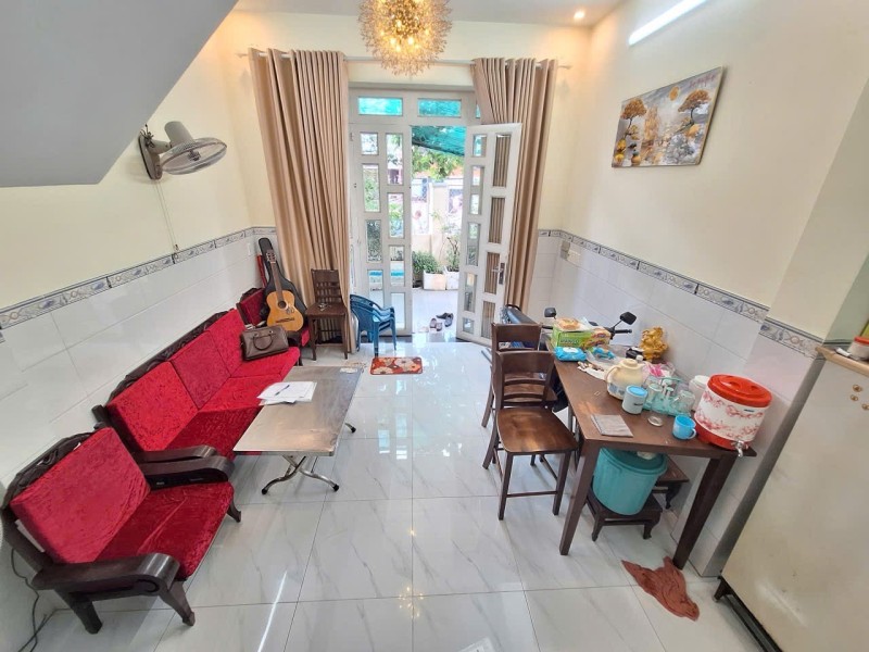 Bán nhà 3 tầng đường Số 8, Linh Trung, Thủ Đức, TP HCM. DT 106m2, sổ hồng