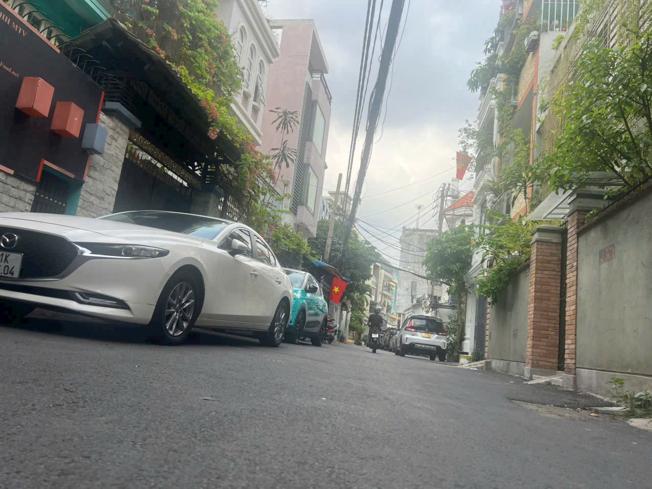 Ngay   Nguyễn Sơn - Tân Phú -Hẻm Xe Hơi Né  - Nhà 3 Tầng -80m2  - CHỈ NHỈNH 8 TỶ