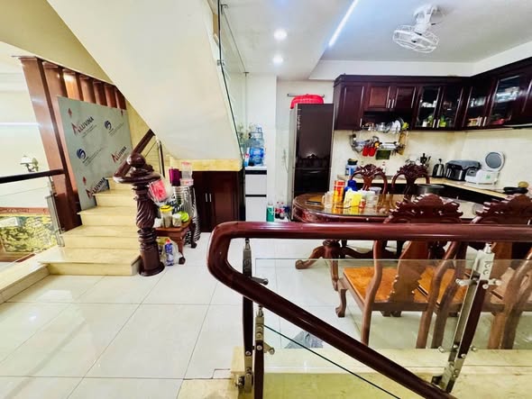 NHÀ  ĐẸP TÂN BÌNH    3.5*7.5m - 3 tầng Btct