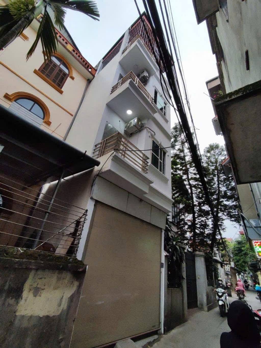 Nguyễn Văn Cừ Long Biên 10 tỷ 60m ô tô qua nhà gần công viên