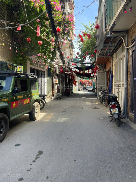 Nhà đẹp lô góc, phố Lê Trọng Tấn, không quy hoạch, 5 tầng, 4 ngủ, đủ nội thất,
