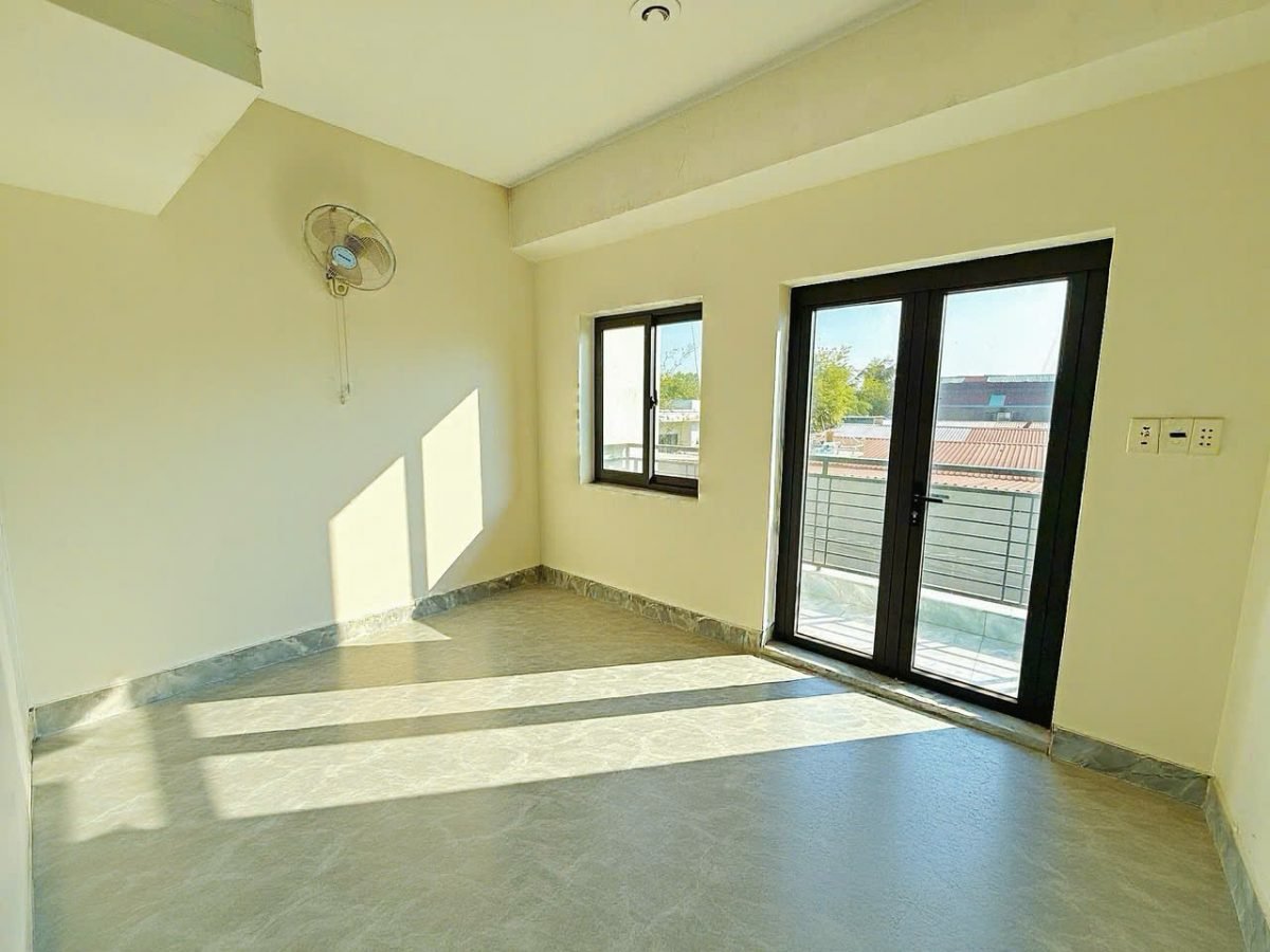 nha-pho-tam-binh-ngang-5m-136m2-nhinh-3-ty-nha-vuong-vuc-thich-hop-o