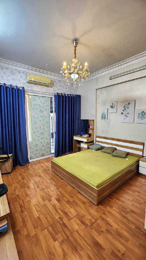 Bán nhà giải phóng 4 tầng phân lô vỉa hè ô tô tránh dừng đỗ kinh doanh hoàng mai