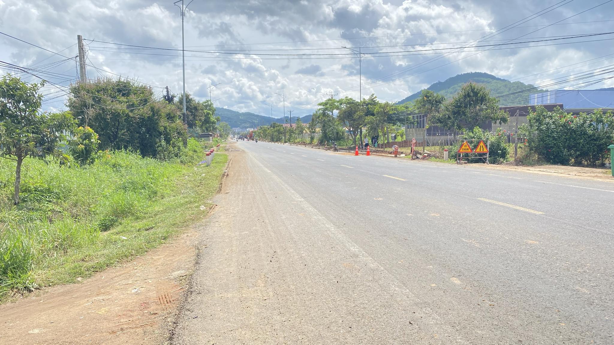 Bán 31m mặt tiền ql20, hiệp an đức trọng, gần nhà thờ k'long