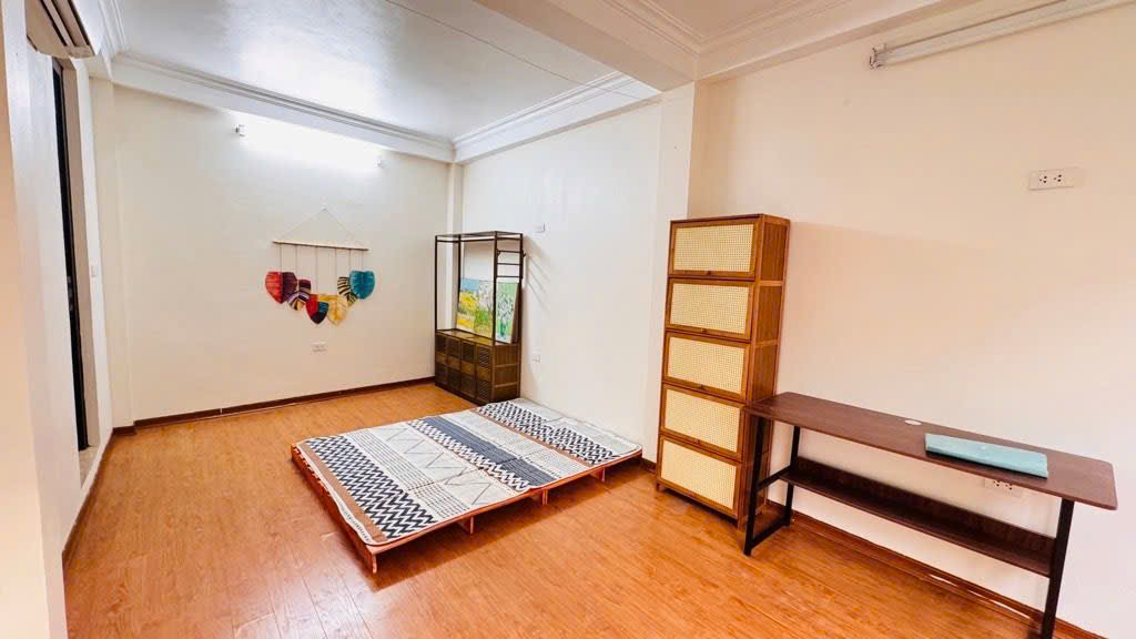 Bán nhà mặt phố yên lạc 5 tầng ô tô tránh kinh doanh hai bà trưng