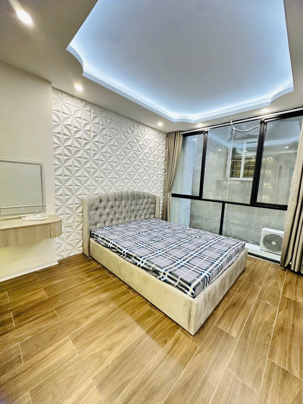 Siêu phẩm An Xá – nhà 6 tầng, view cầu Long Biên – sông Hồng, giá 15.5 tỉ!