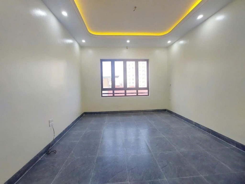 Bán nhà lĩnh nam 6 tầng long lanh hoàng mai