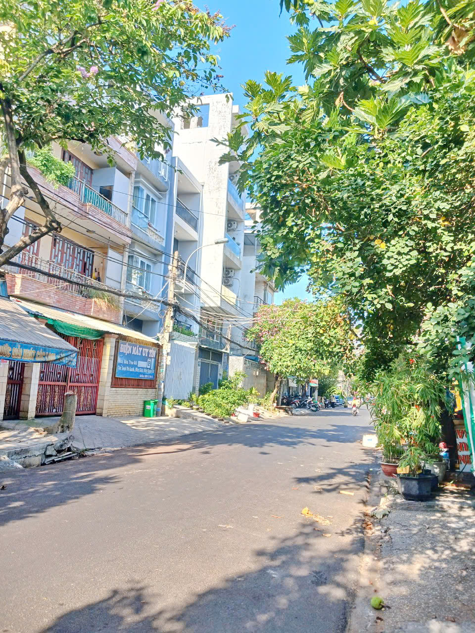 Bán nhà cũ tiện xây mới mặt tiền đường số Tân Quy Q7