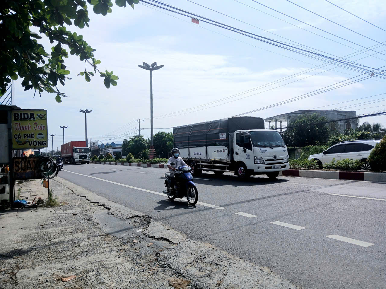 Nhà đẹp rực rỡ. LÔ GÓC MẶT TIỀN Đường Mỹ Hưng. Bao rẻ Nhứt Mỹ Tho. TG cũ.