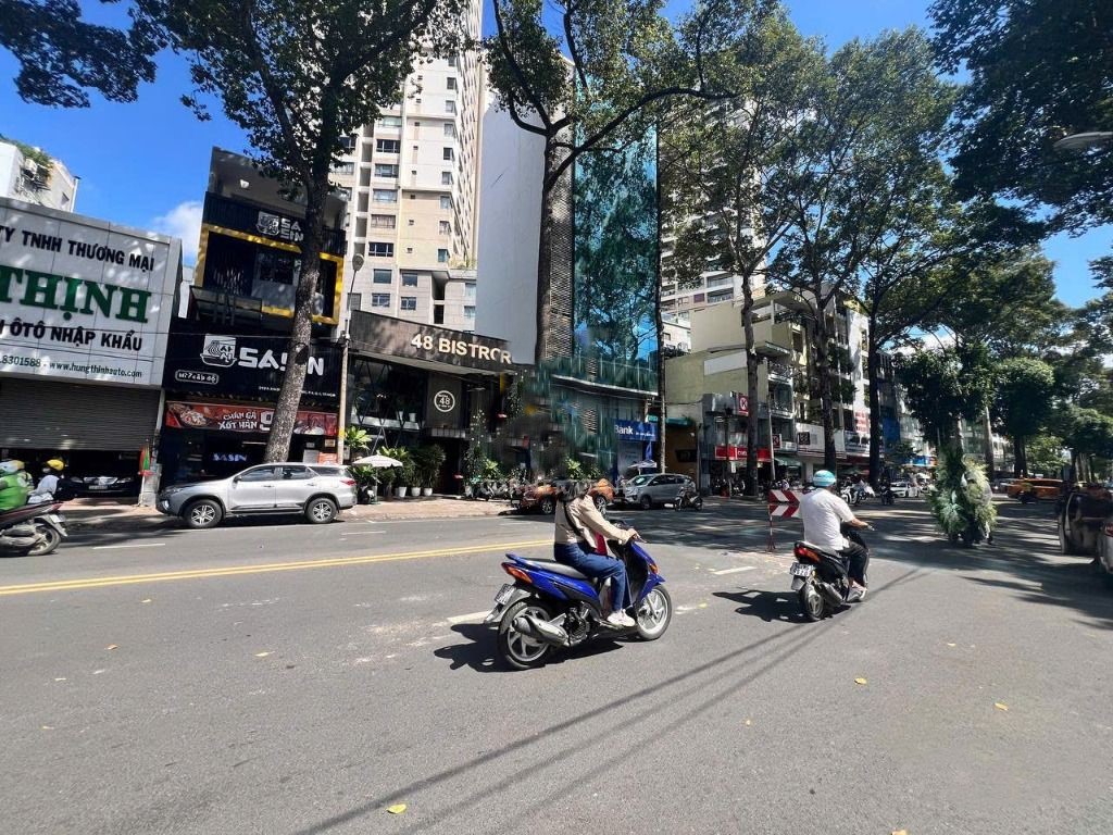 Nhà 2 MT giá siêu hời 56m2 tại An Dương Vương, Q5. Giá chỉ 18 tỷ