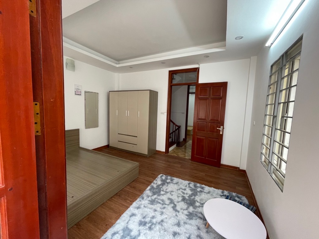 Bán nhà ngõ 521 trương định 5 tầng dân xây lô góc hoàng mai