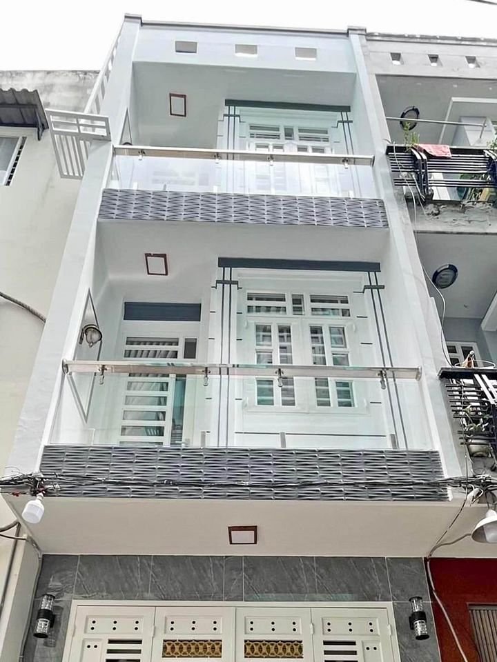 Bán GẤP nhà RIÊNG 50m2, hẻm xe hơi, ĐẦY ĐỦ NỘI THẤT, SÂN THƯỢNG ở Bình Tân