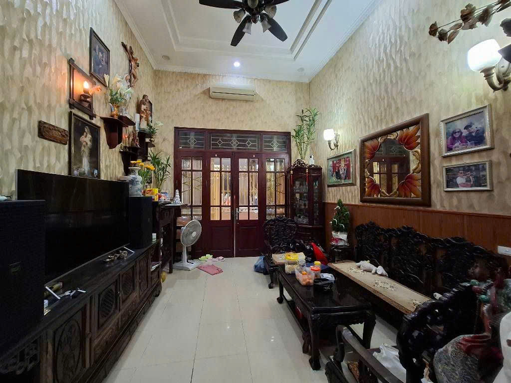 Lò đúc bán 50M tặng nhà gần phố hai bà trưng